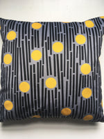 Load image into Gallery viewer, Linear square velvet cushion in Yellow
